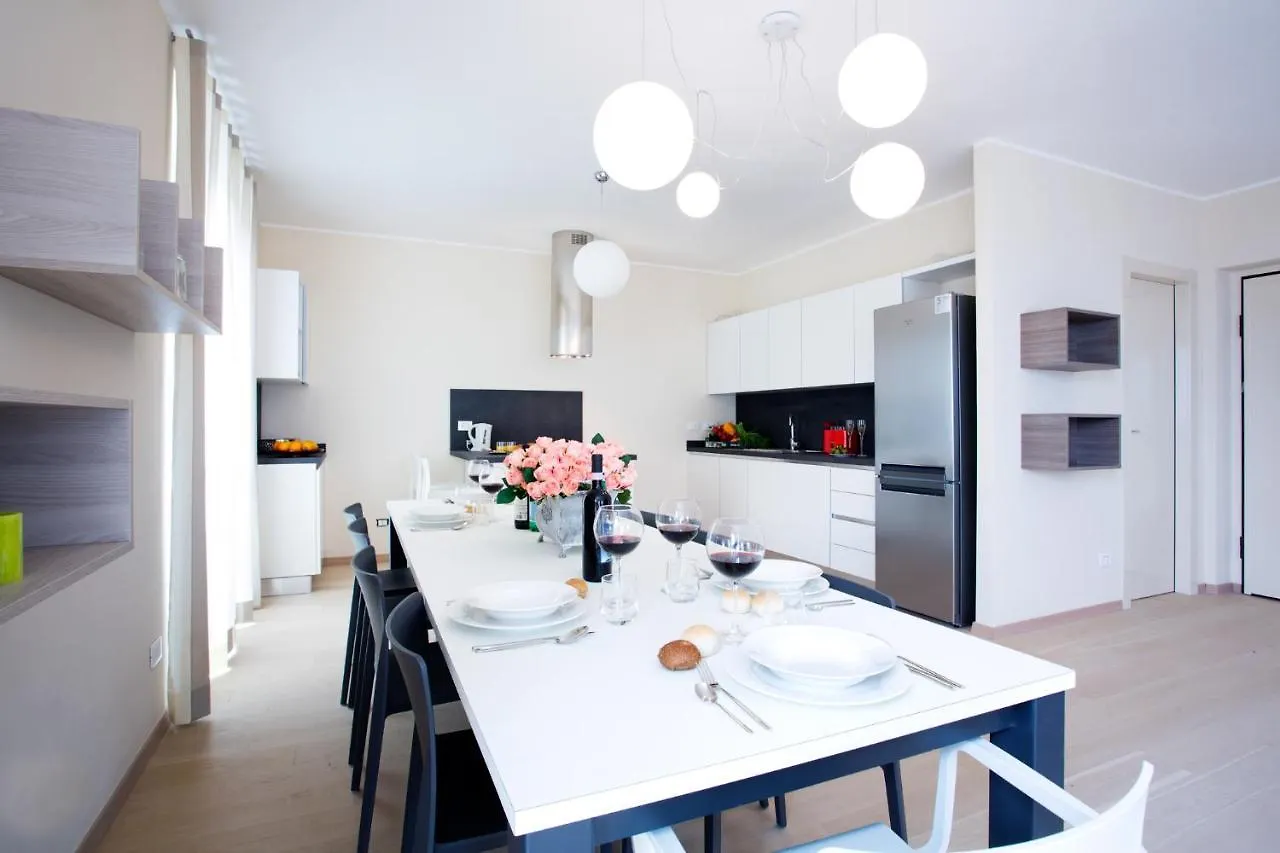 Sala Comacina Residence Apartment 5 - Sleeps Up To 10 By Italian Apartments  سالا كوماسينا